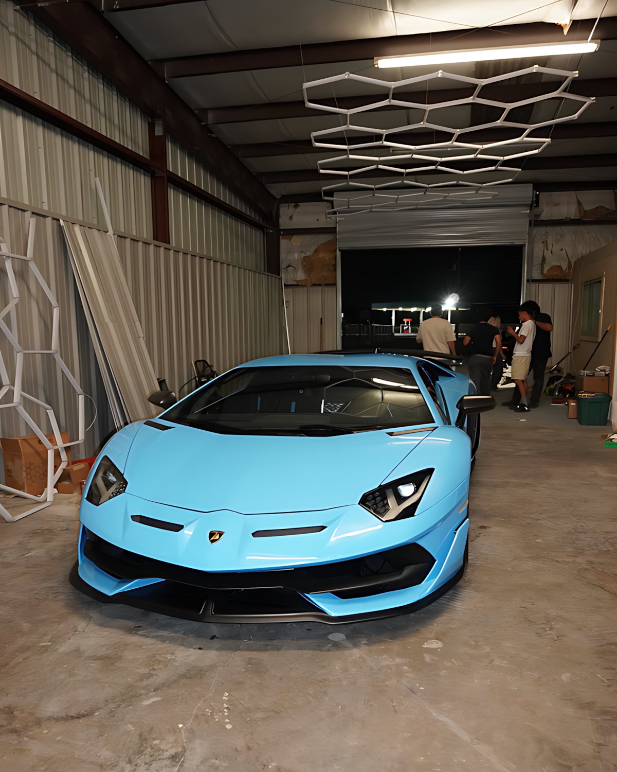 Riugarage — car at the shop