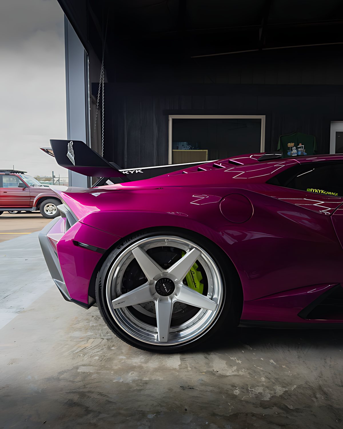 Riugarage — car at the shop