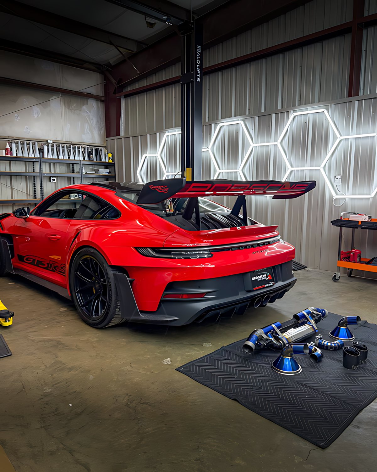 Riugarage — car at the shop