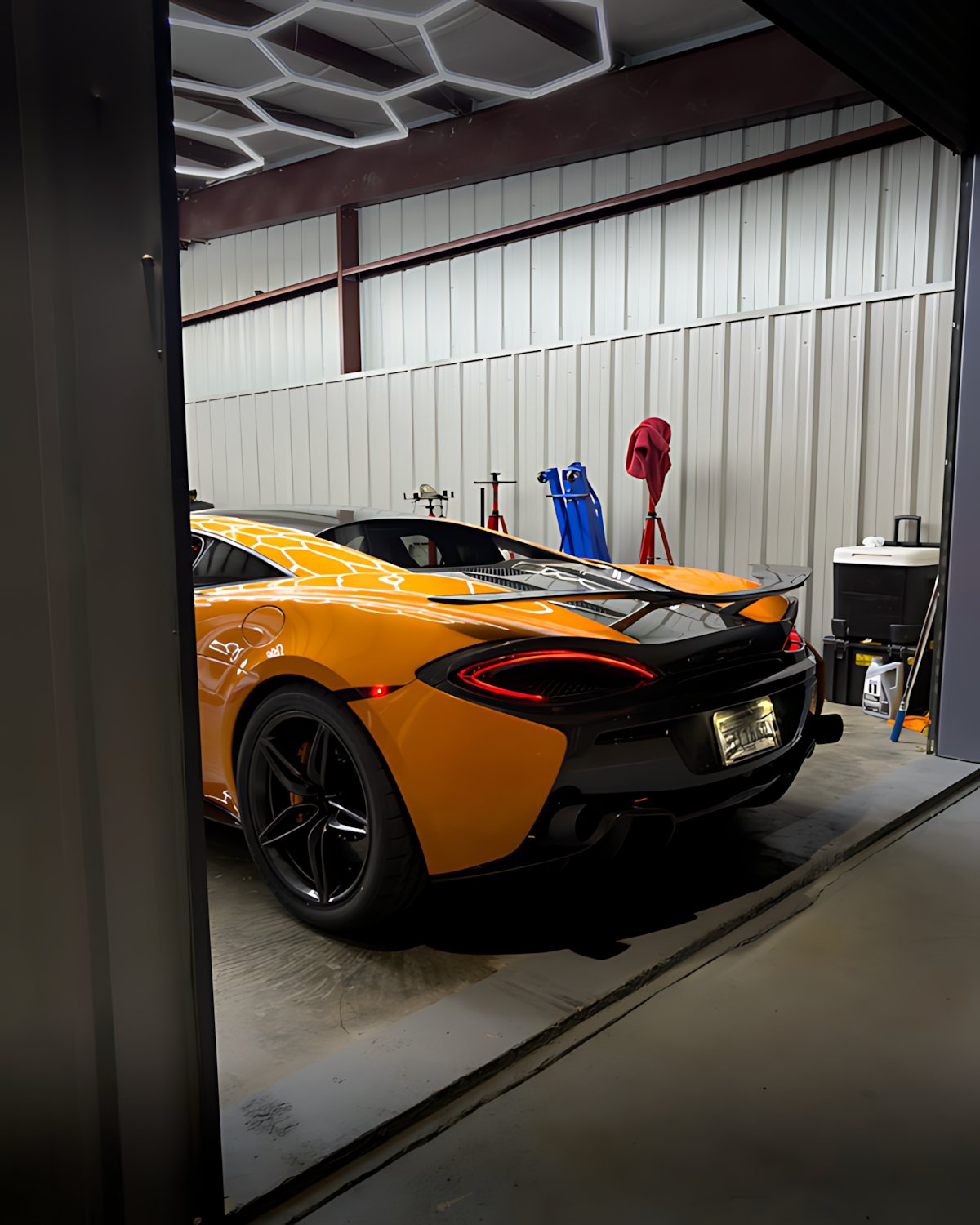 Riugarage — car at the shop