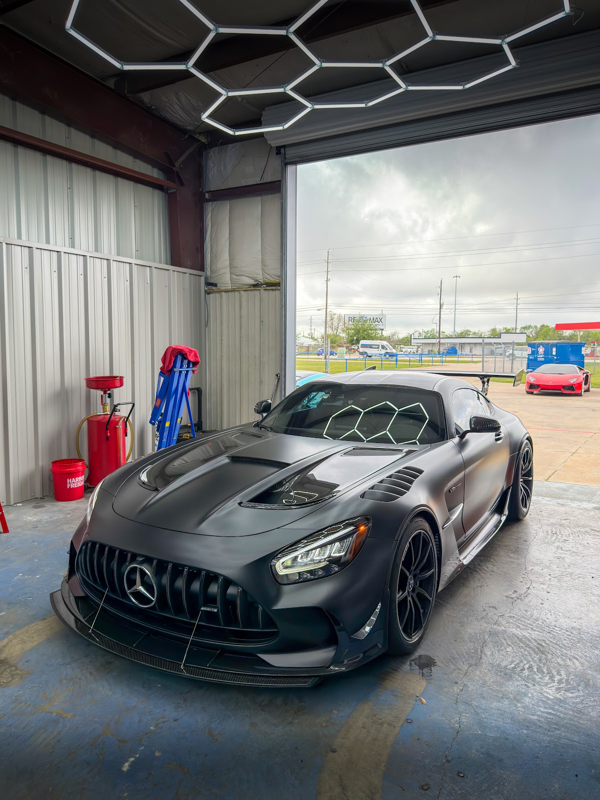 Riugarage service area